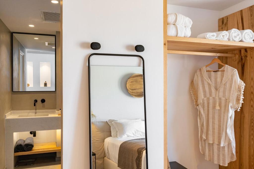 Сьюит (Люкс «Комфорт» с гидромассажной ванной на открытом воздухе), Lemon Suites Santorini
