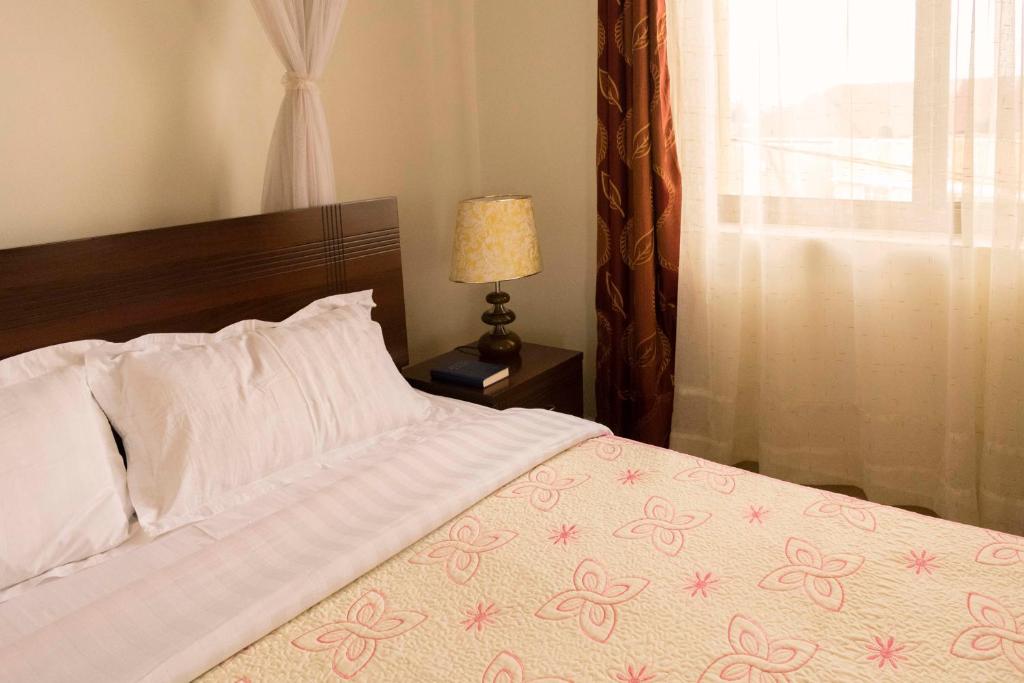 Reinah Tourist Hotel Fort Portal photo 3