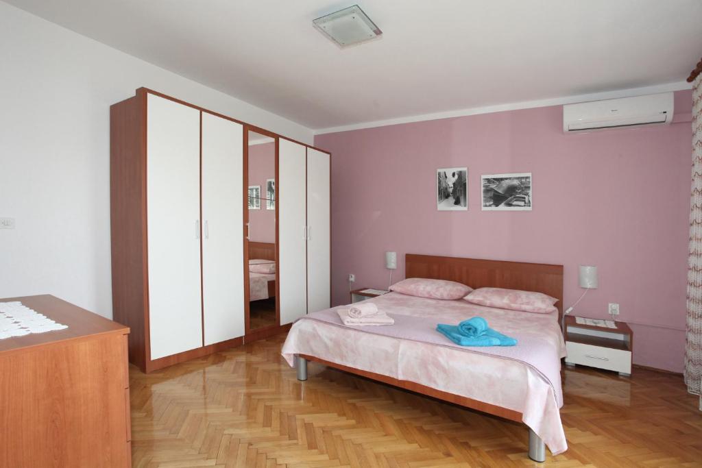 Apartments Madona photo 3