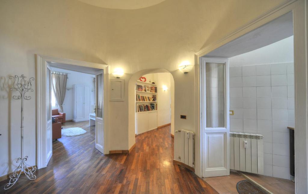 Rome Luxury House - The House - Tap to explore photos