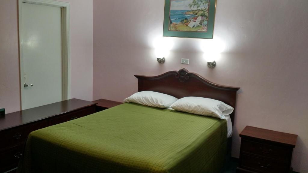 El Rancho Motel image