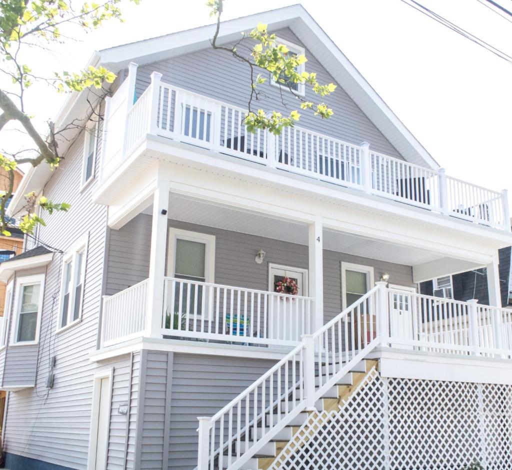 Lux 3 Bd - Perfect & Parking & Massive Patio image