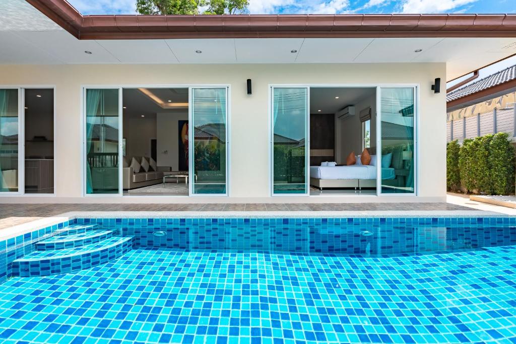 Luxury Pool Villa A18 / 3BR 6-8 persons photo 4
