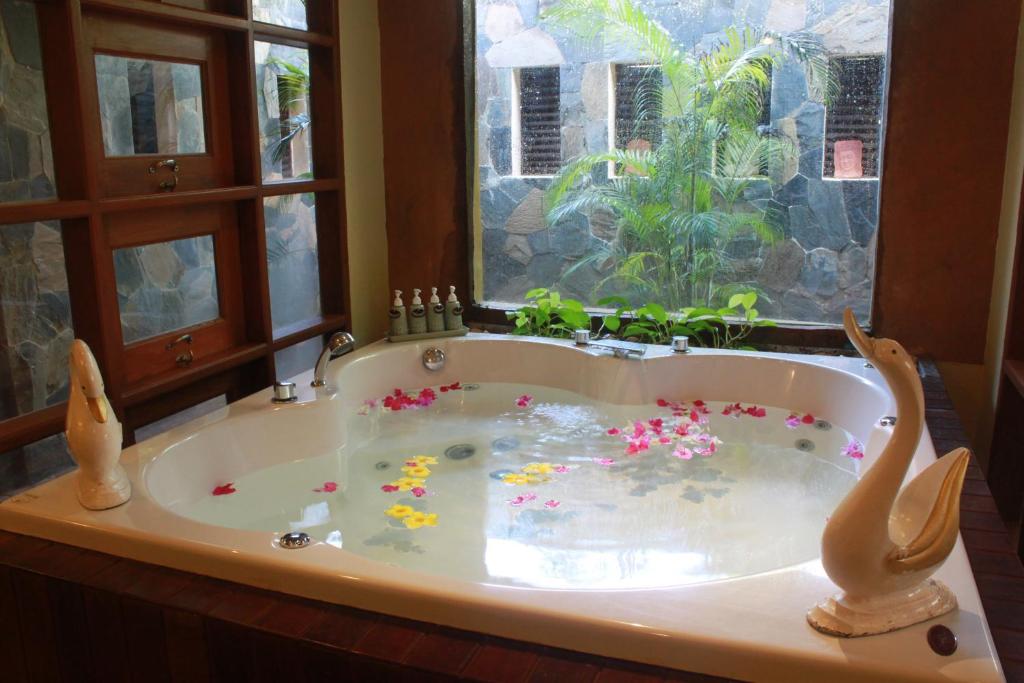 Mukdara Beach Villa & Spa Resort photo 4
