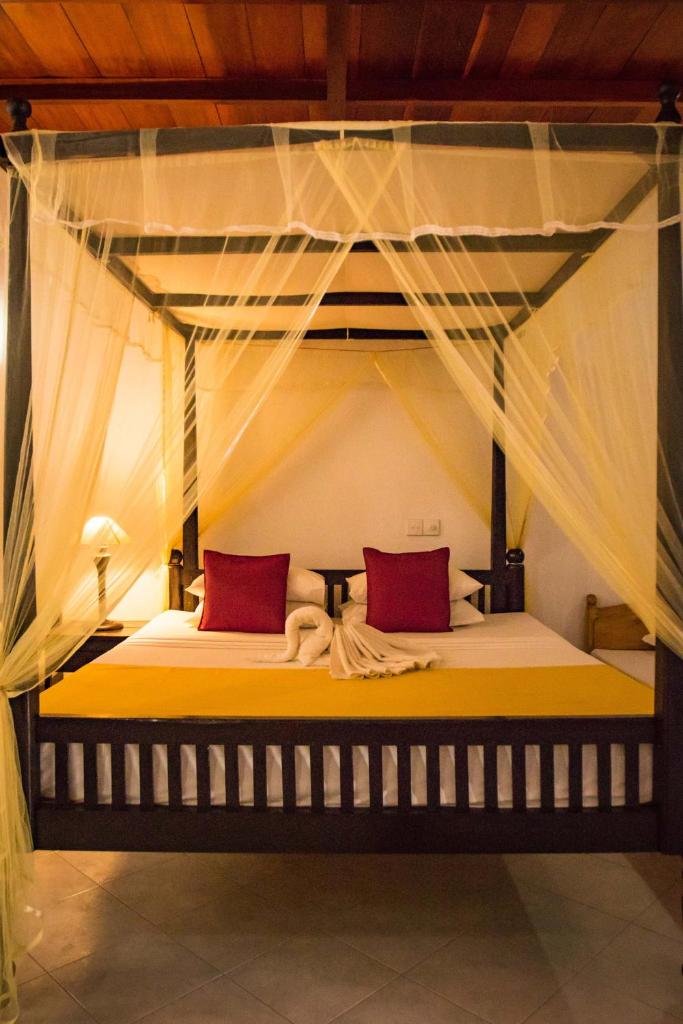 Двухместный (Deluxe Double or Twin Room with Pool View - Free Half-Day Tuk Tuk Safari per Stay (for Min. 3 night stays)), Haus Berlin
