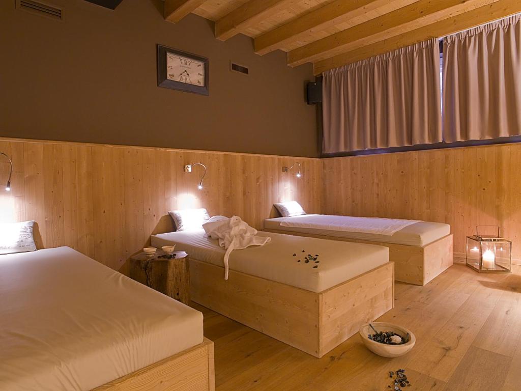 AR Mountains Lodge Villachiara photo 4
