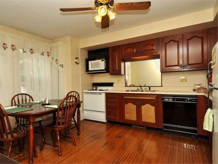 Second Street Suite photo 3