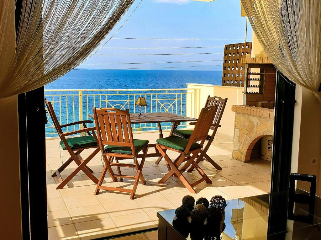 Derveni Seaside Apartments "Penthouse"