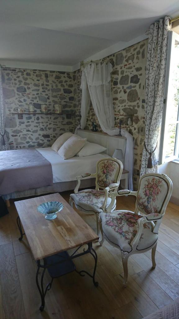 Le Manoir "Aux Douves" photo 4