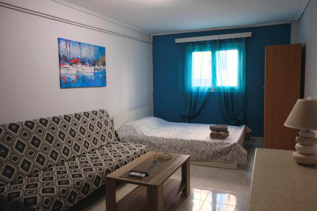 Mary's room photo 1