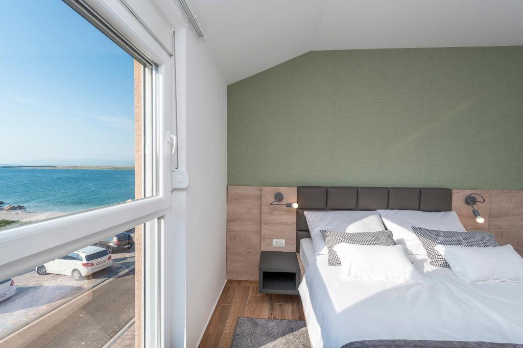 LUXURY APARTMENTS - LA VIR 3 & 4 photo 3