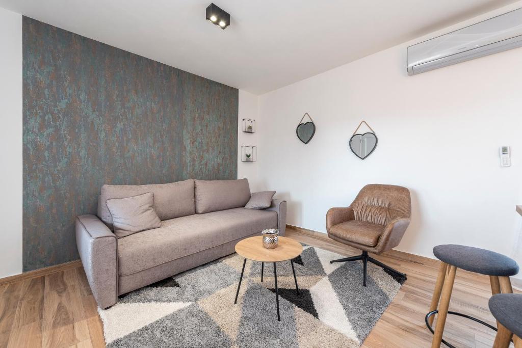 LUXURY APARTMENTS - LA VIR 3 & 4 photo 1