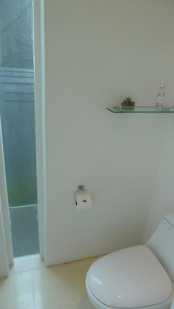 4 on Highworth Apartments and Studios photo 1