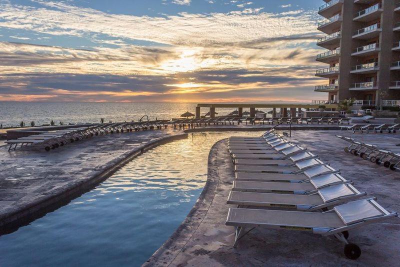 2 BR CONDO LAS PALOMAS SANDY BEACH photo 2