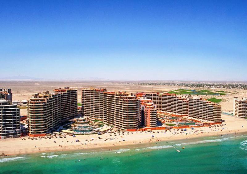 2 BR CONDO LAS PALOMAS SANDY BEACH photo 3
