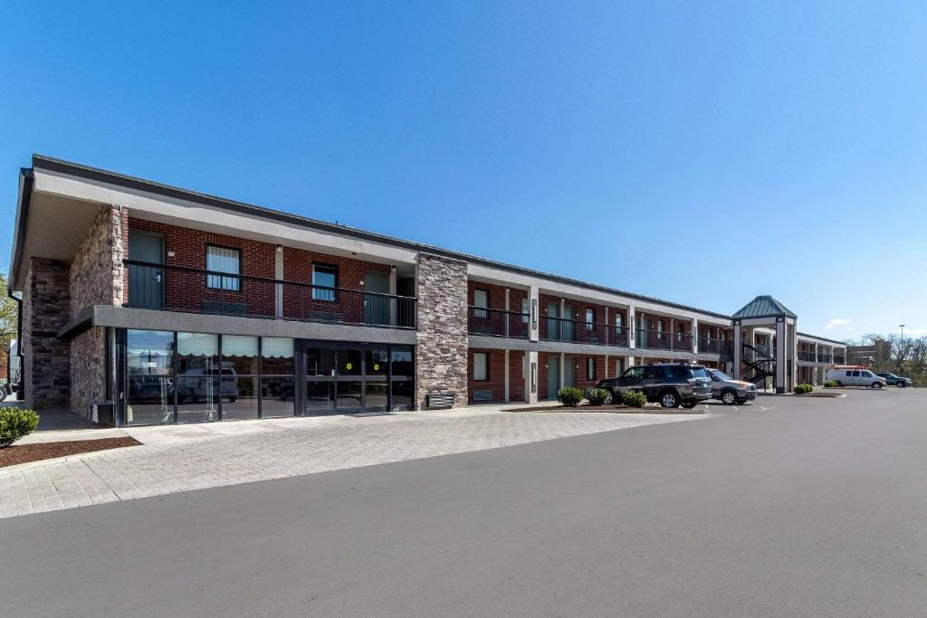 Quality Inn and Suites photo 1