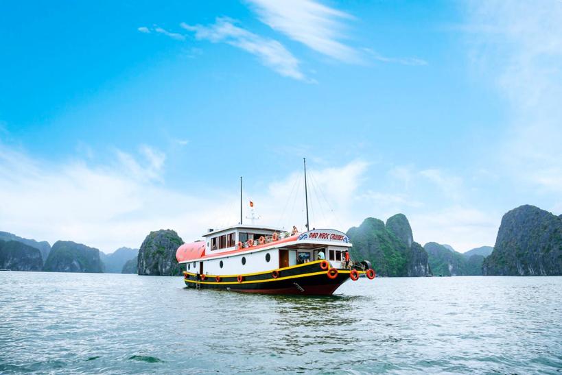 Cat Ba Cruise