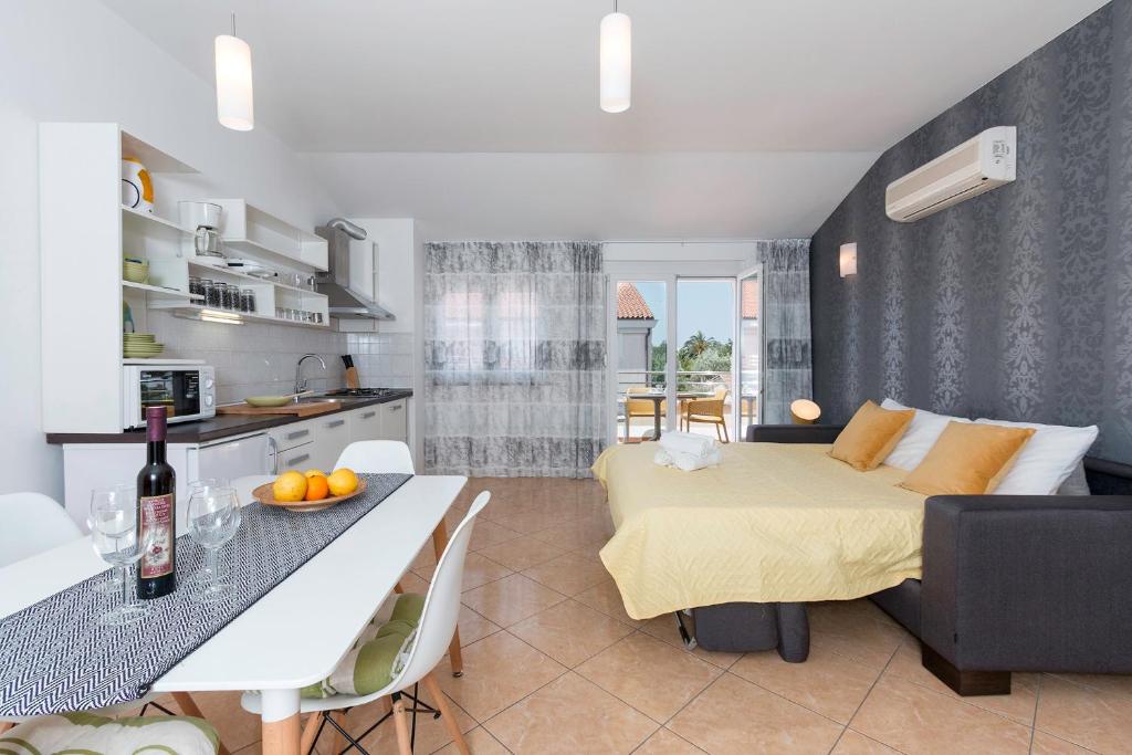 Seafront apartment Gaby photo 1