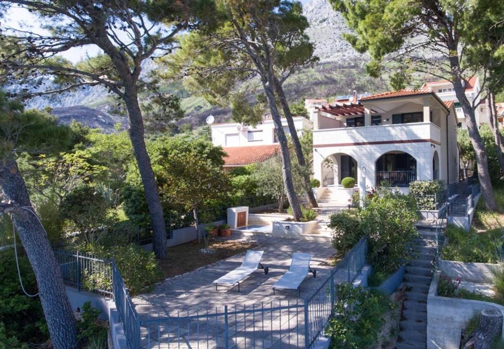 Beachfront Villa Zara photo 2