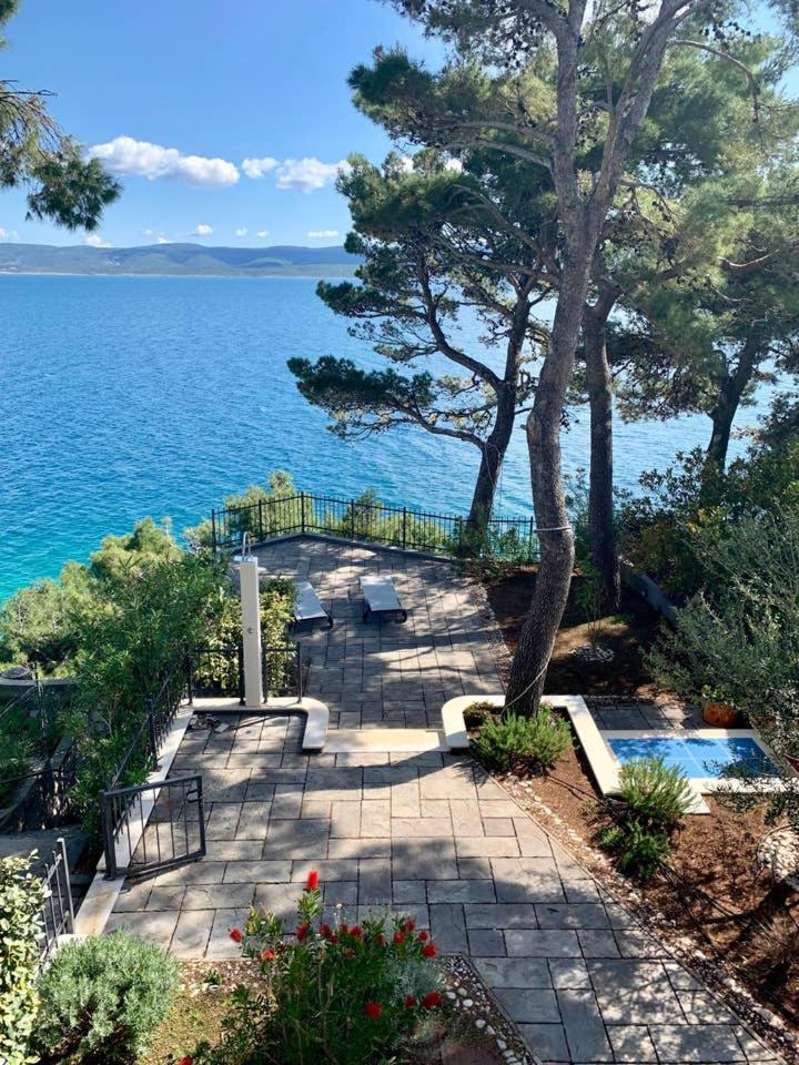 Beachfront Villa Zara photo 4