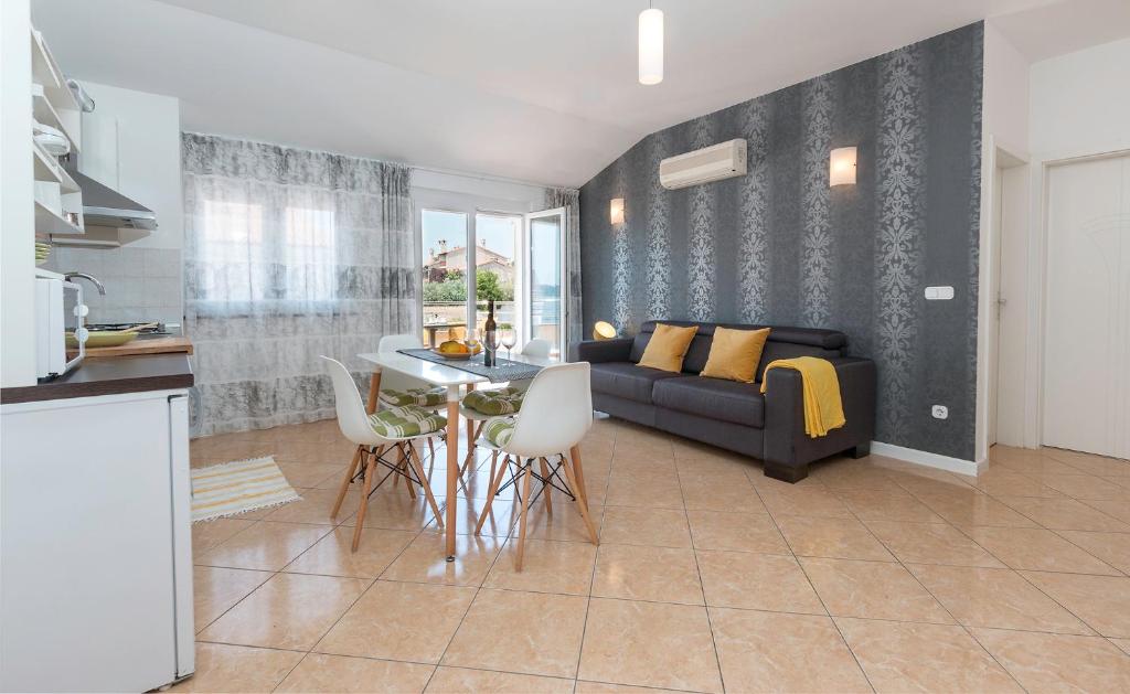 Seafront apartment Gaby photo 2