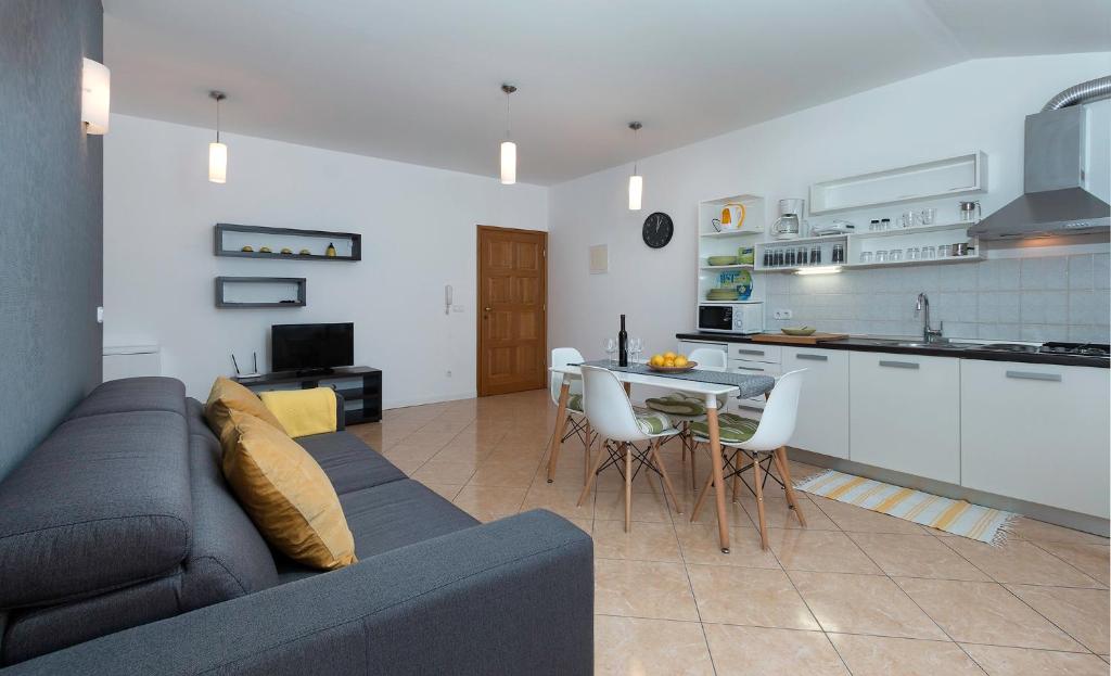 Seafront apartment Gaby photo 3