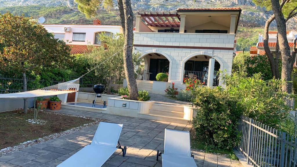 Beachfront Villa Zara photo 3