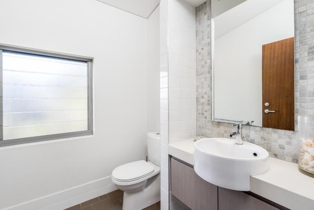 Byron Bay Accom Unit 1 22 Mahogany Drive - Beach House 1 at Vue photo 4