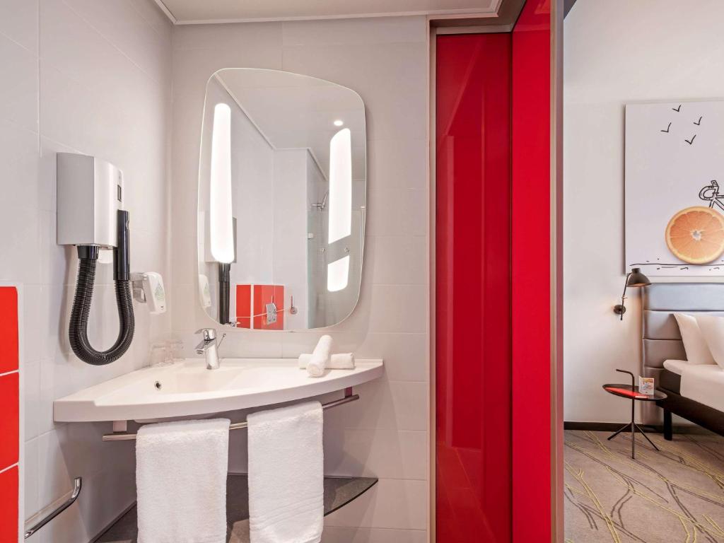Ibis Styles Jerusalem City Center - An AccorHotels Brand photo 4