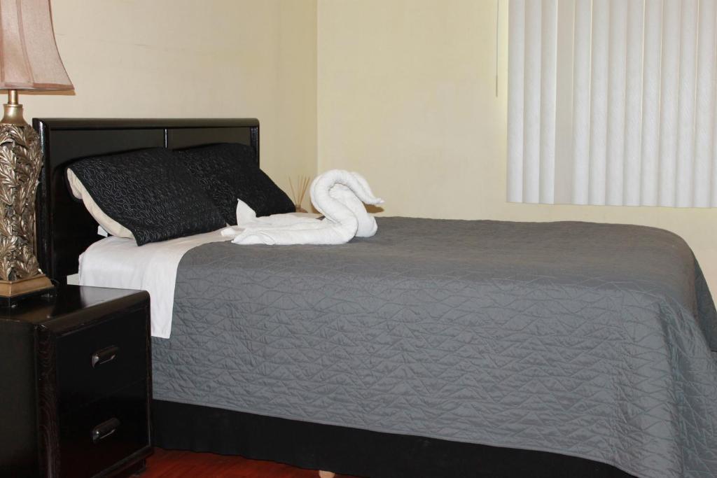 Amazing home in Ensenada w/ 3 Bedrooms, Jacuzzi and WiFi photo 1