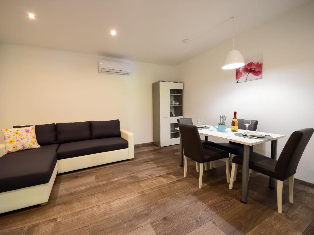 Apartment Sandra by Interhome photo 2