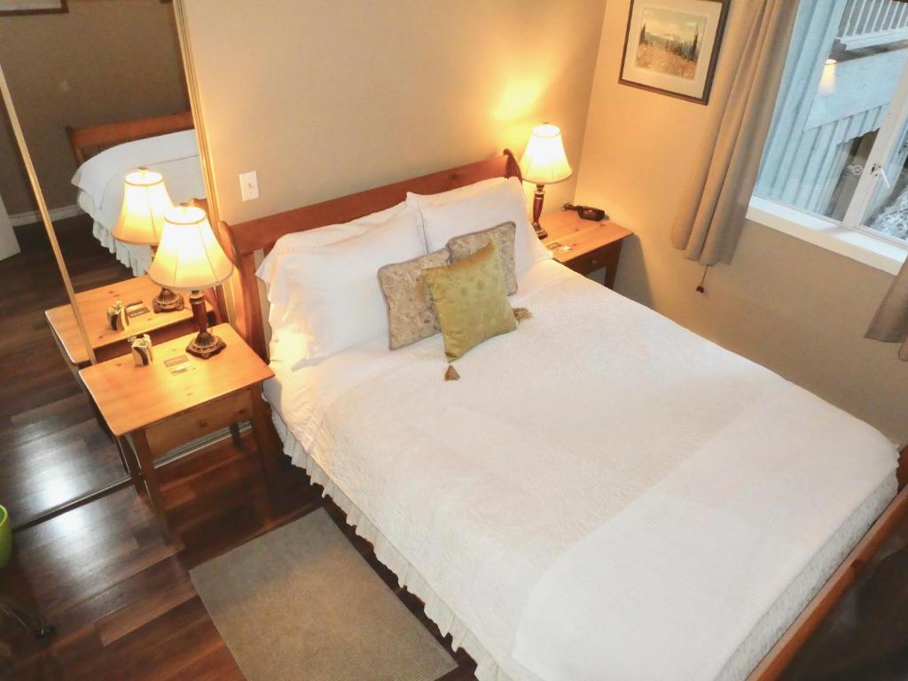 Belle Neige Suites: Whistler photo 1