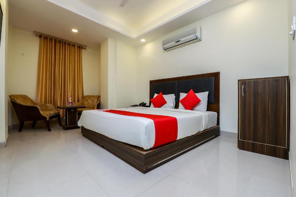 Двухместный (Same day use Room ( 10AM to 6PM)), Airport Hotel king'S