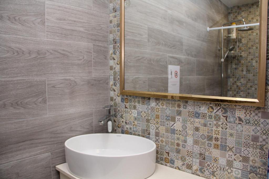Pearl apartment in Kutaisi - Tap to explore photos