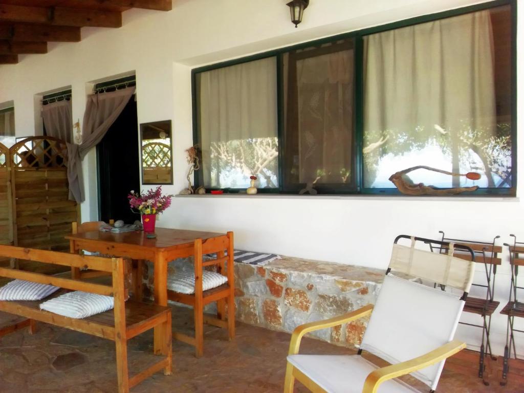 2 annexed houses -Private place to swim-large terrace- Unlimited view photo 4
