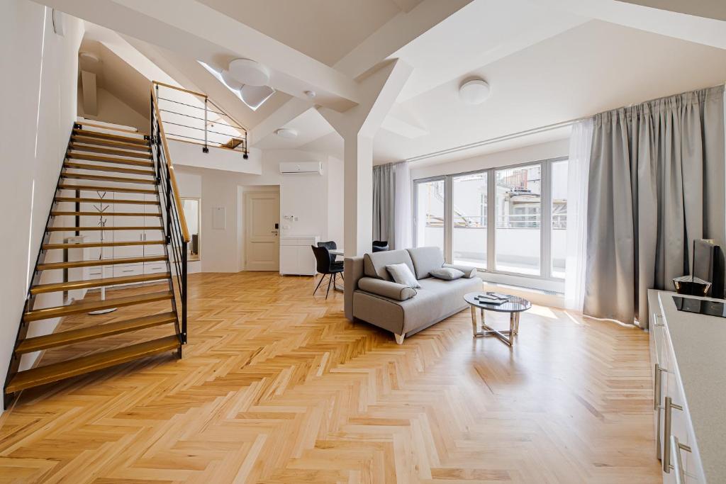 Апартаменты (Двухуровневые апартаменты), Gold Art Apartments