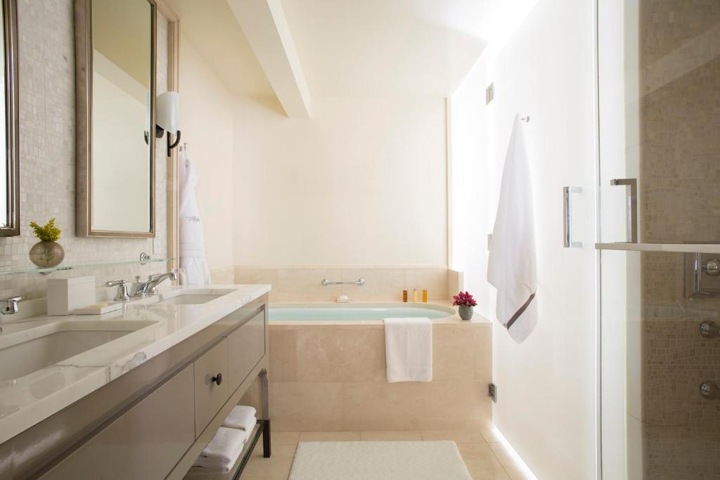 Сьюит (Люкс Bel-Air с патио), Hotel Bel-Air - Dorchester Collection