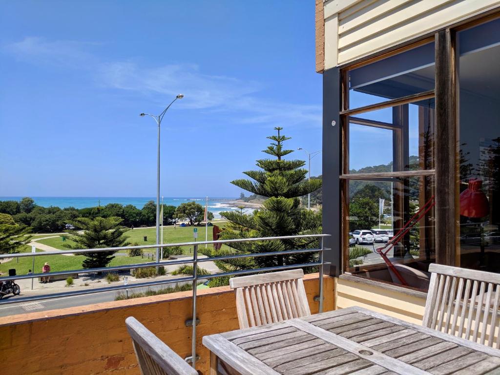 Lornebeach Apartments photo 3