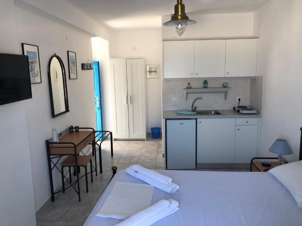Vrahos Rooms - Studios photo 2