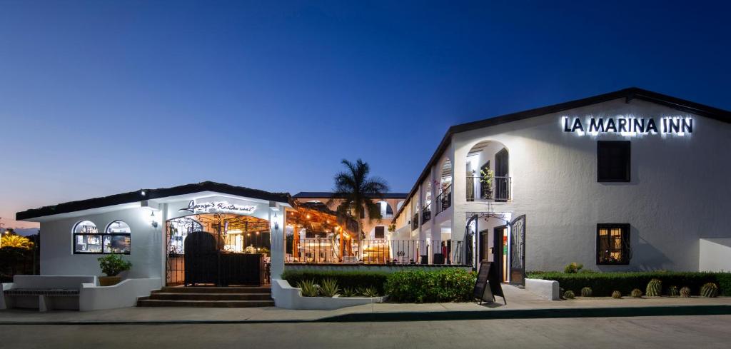 La Marina Inn - Tap to explore photos