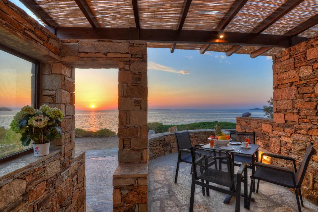 Lalari Beach Suites
