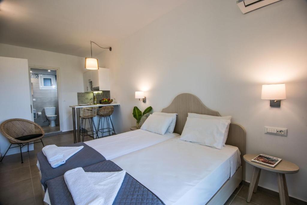 Апартаменты (Роскошный номер-студио с видом на море), Mirabella Apartments