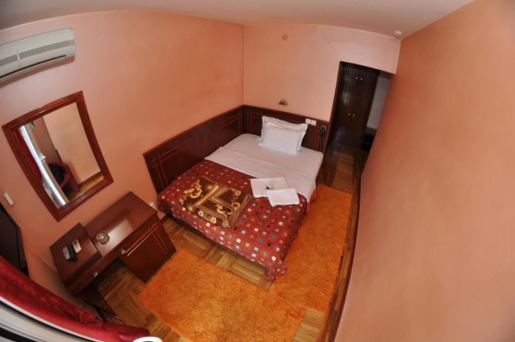 Hotel Royal photo 2