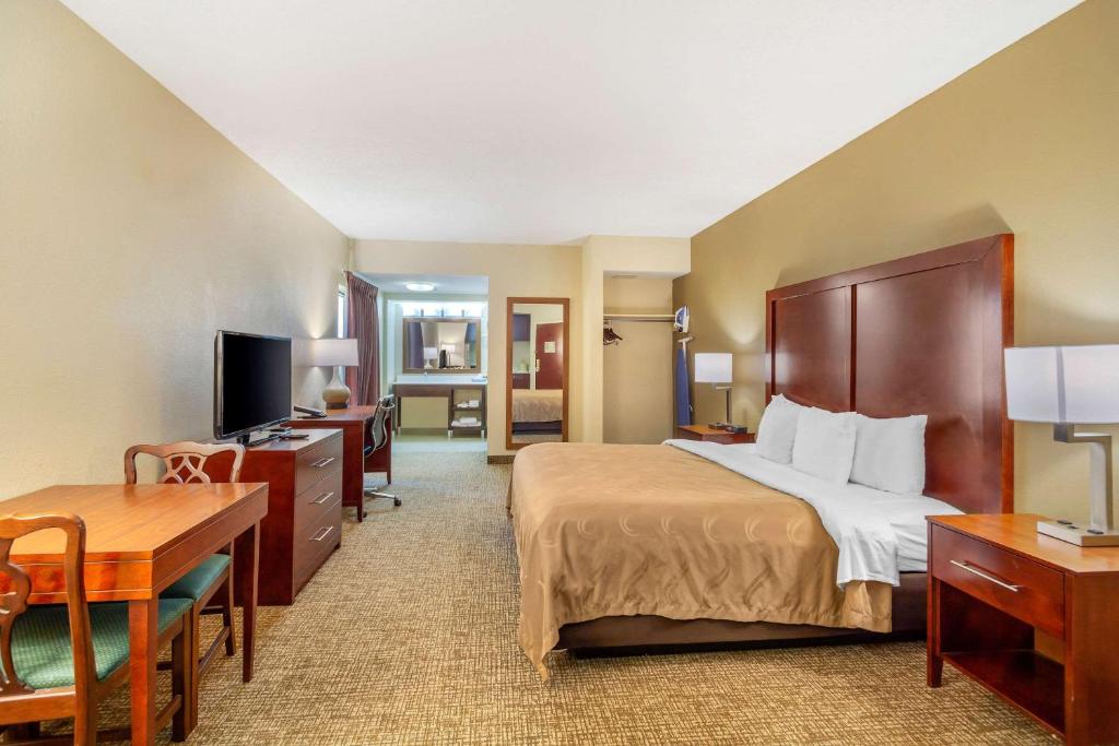 Quality Inn & Suites Olde Town photo 4
