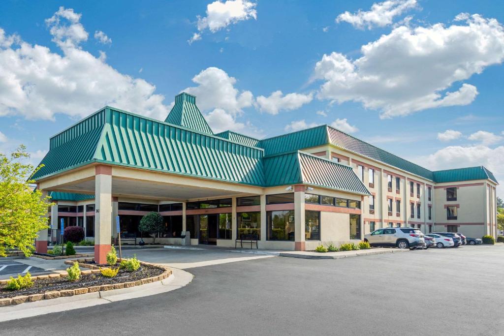 Quality Inn & Suites Olde Town image