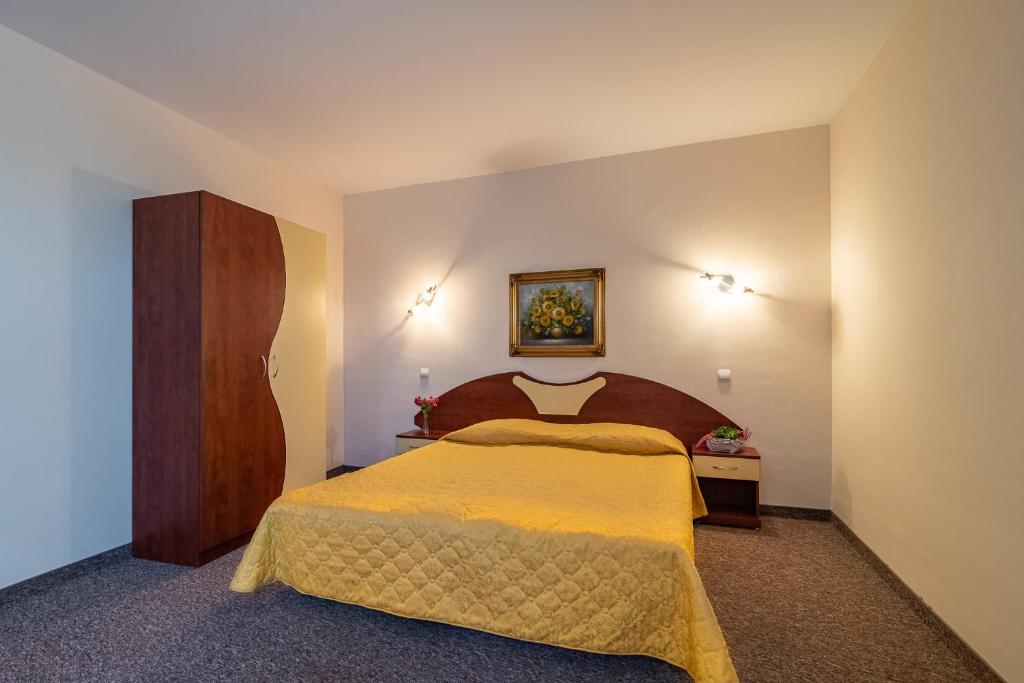 Сьюит (Полулюкс), Adamo Hotel