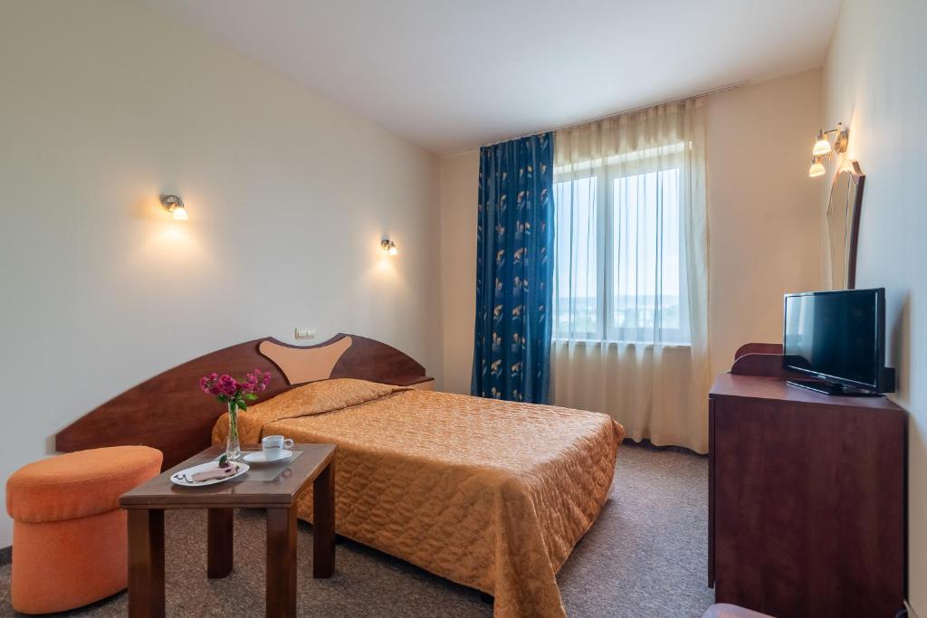 Одноместный (Одноместный номер с видом на озеро), Adamo Hotel