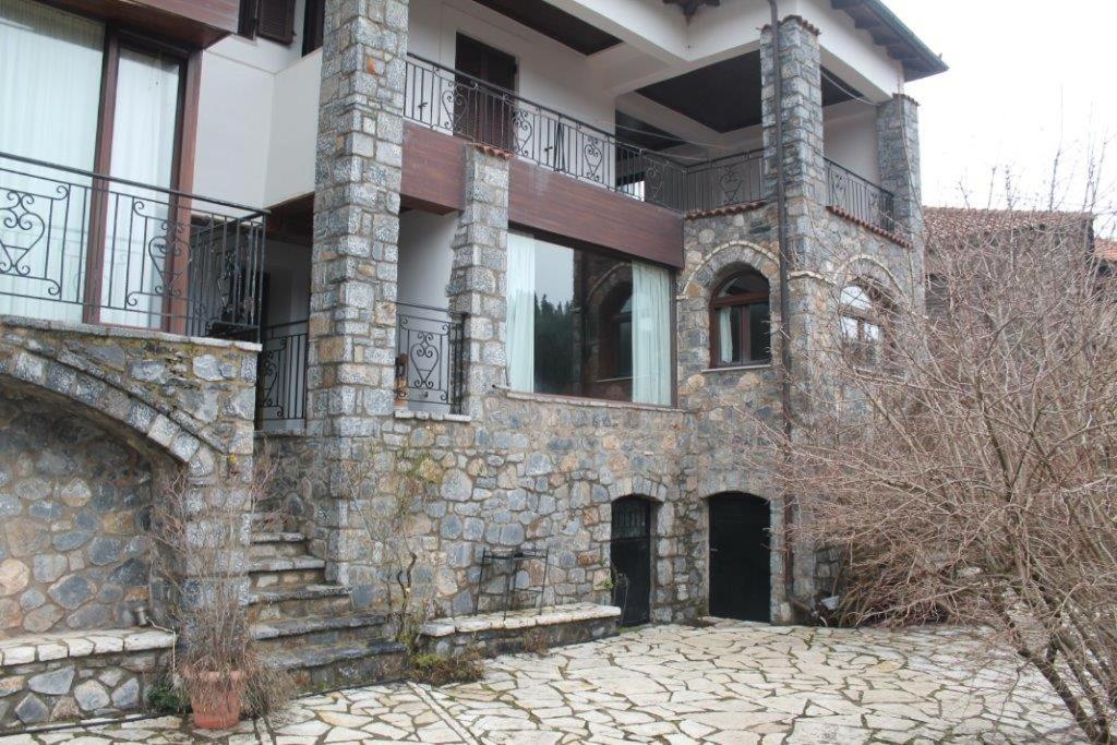 Elati's traditional and cosy home photo 2