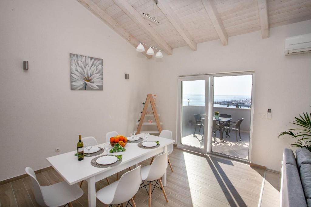 Luxury Sea View Apartment photo 3
