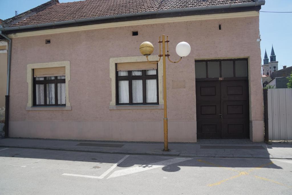 Somborski salas - strogi centar photo 2